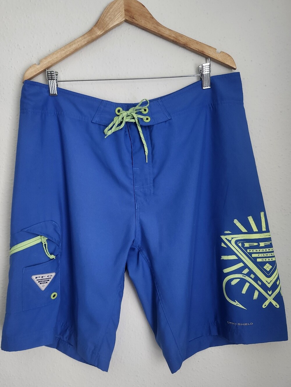 COLUMBIA PFG Royal Blue Board Shorts 11" Inseam 38" W Beach Pool Summer River